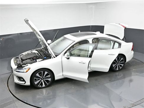 Used 2023 Volvo S60 B5 Ultimate w/ Climate Package image 50
