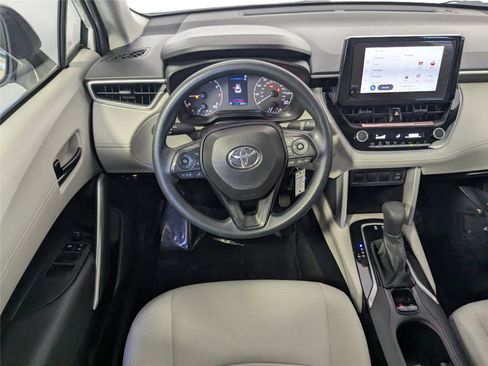 Used 2024 Toyota Corolla Cross L image 28