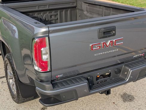 Used 2022 GMC Canyon AT4 image 37