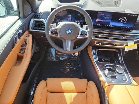 New 2026 BMW X5 xDrive50e w/ M Sport Package AWD/4WD image 11