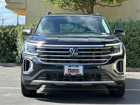 Used 2024 Volkswagen Atlas SE w/ Panoramic Sunroof Package FWD image 8