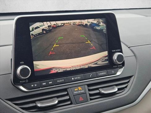 Used 2019 Nissan Altima 2.5 SV image 11