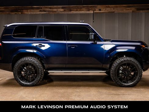 Used 2025 Lexus GX 550 w/ Cold Area Package image 11