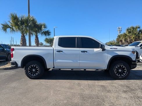 Used 2022 Chevrolet Silverado 1500 ZR2 w/ Technology Package image 4