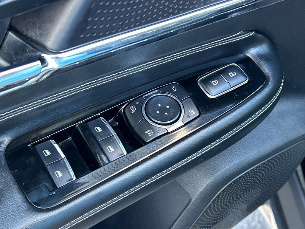 Used 2023 Lincoln Corsair AWD image 18