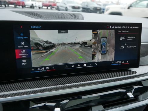 Used 2025 BMW X6 M60i w/ Executive Package image 31