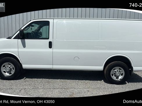 Used 2017 Chevrolet Express 2500 RWD image 1