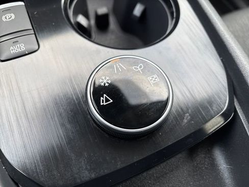 Certified 2025 Nissan Rogue SV image 20