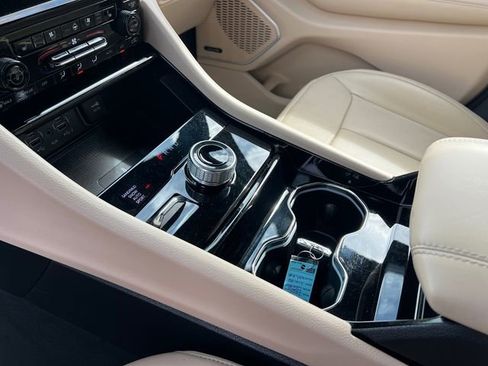 Certified 2023 Jeep Grand Cherokee Limited w/ Luxury Tech Group II AWD/4WD image 22