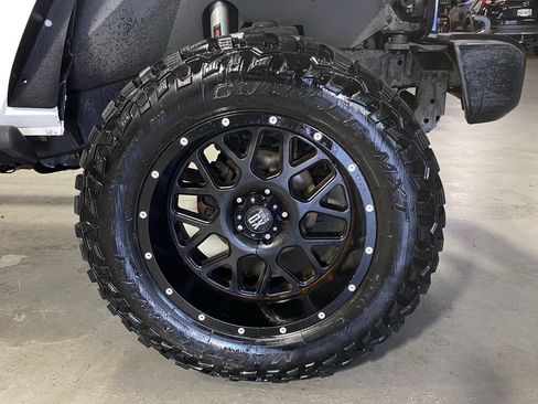Used 2015 Jeep Wrangler Unlimited Sport w/ Quick Order Package 24S AWD/4WD image 11