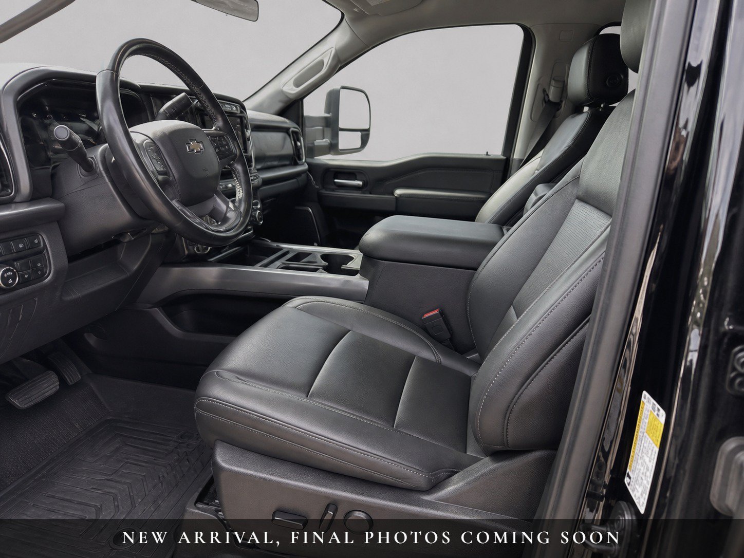 Used 2023 Ford F250 Lariat w/ Lariat Ultimate Package AWD/4WD image 6
