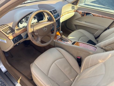 Used 2008 Mercedes-Benz E 350 Sedan image 27