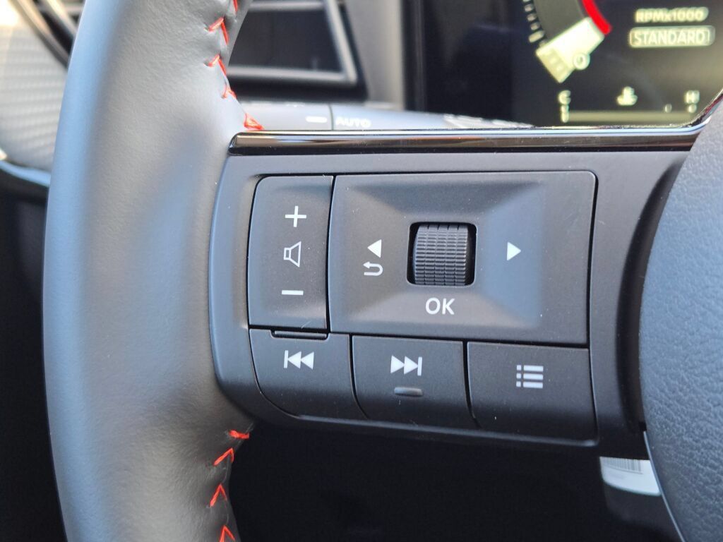Used 2026 Nissan Kicks SR w/ SR Premium Package AWD/4WD image 27