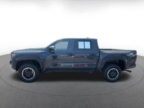 Used 2025 Toyota Tacoma TRD Off-Road AWD/4WD image 9
