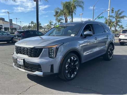 Certified 2024 Kia Sorento SX image 3