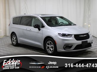 Used 2024 Chrysler Pacifica Limited video 1