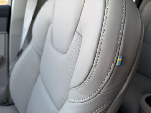 New 2026 Volvo XC90 B6 Ultra w/ Protection Package image 39