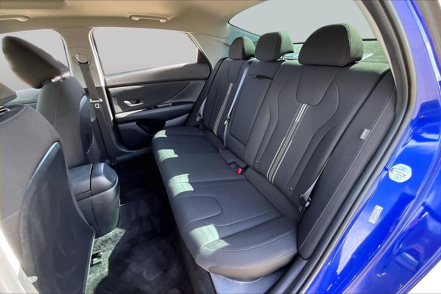 Used 2024 Hyundai Elantra SEL w/ Convenience Package FWD image 21
