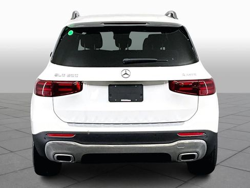 New 2026 Mercedes-Benz GLB 250 4MATIC image 5