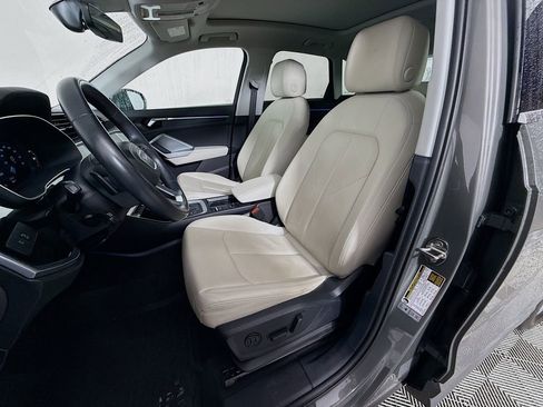Used 2022 Audi Q3 2.0T Premium Plus w/ Premium Plus Package image 21