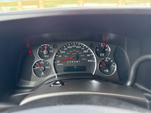 Used 2022 Chevrolet Express 2500 Extended w/ Driver Convenience Package image 15