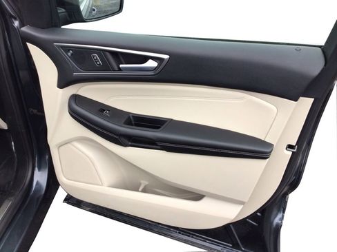 Used 2024 Ford Edge Titanium image 20