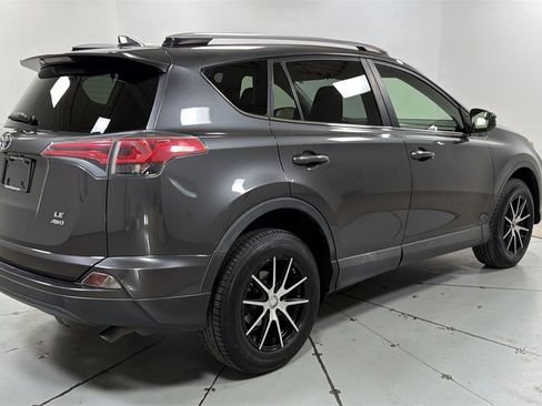 Used 2017 Toyota RAV4 LE image 5