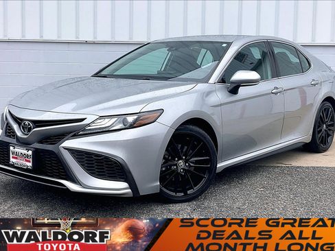 Used 2021 Toyota Camry XSE image 2