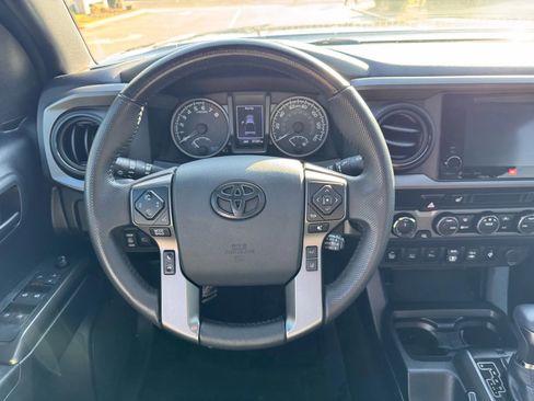 Used 2019 Toyota Tacoma TRD Off-Road image 21