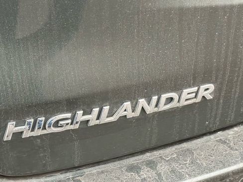 Used 2018 Toyota Highlander Limited image 11