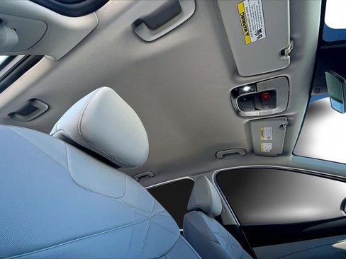 Used 2025 Hyundai Tucson SE image 22