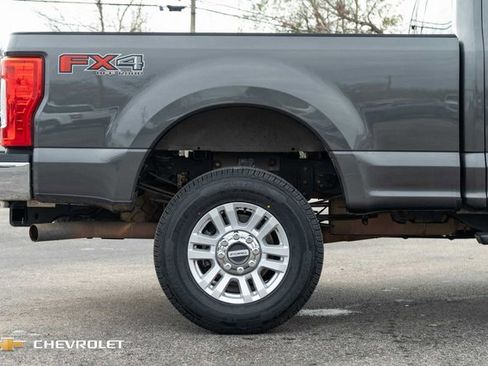 Used 2017 Ford F250 XLT w/ XLT Value Package image 5