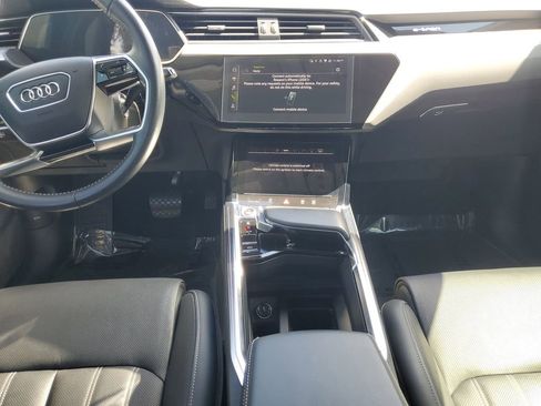 Used 2021 Audi e-tron Prestige image 18