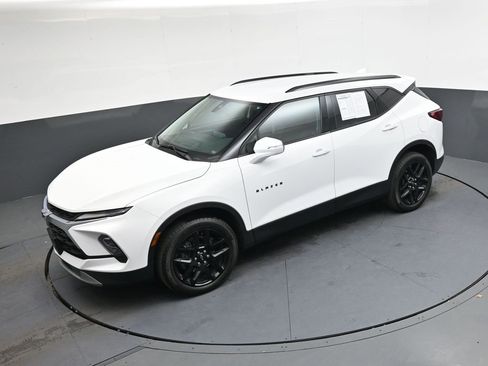Used 2024 Chevrolet Blazer LT image 30