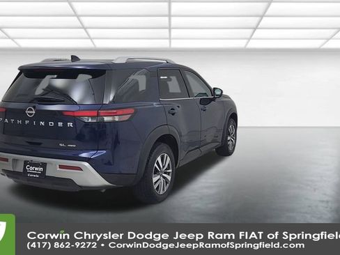 Used 2025 Nissan Pathfinder SL image 14