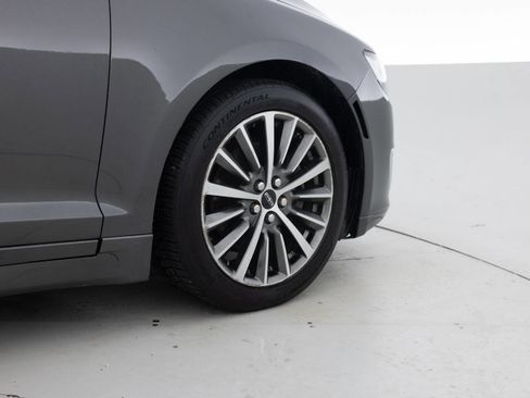 Used 2017 Lincoln MKZ Premiere image 18