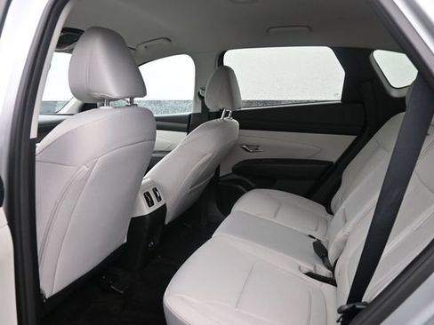 Used 2025 Hyundai Tucson SEL FWD image 16