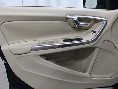 Used 2015 Volvo S60 T5 Platinum FWD image 11