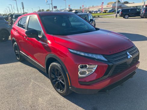 Used 2023 Mitsubishi Eclipse Cross LE image 1