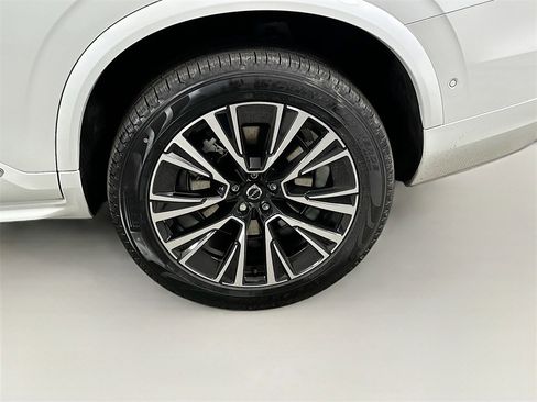 Used 2025 Volvo XC90 T8 Plus w/ Protection Package Premier image 23