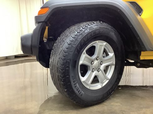 Used 2019 Jeep Wrangler Unlimited Sport S AWD/4WD image 26