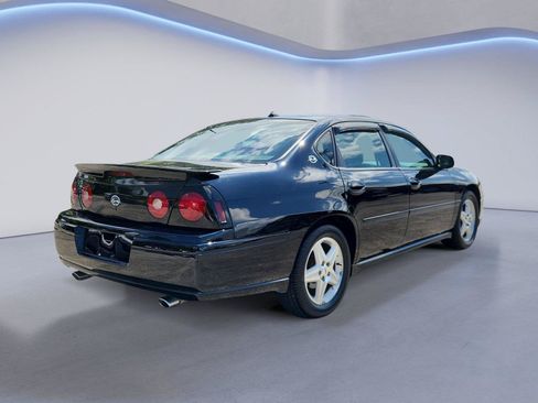 Used 2004 Chevrolet Impala SS w/ Preferred Equipment Group FWD image 3