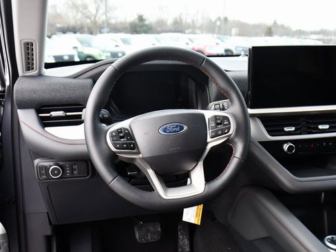 Used 2026 Ford Explorer Active w/ Active Comfort Package image 12