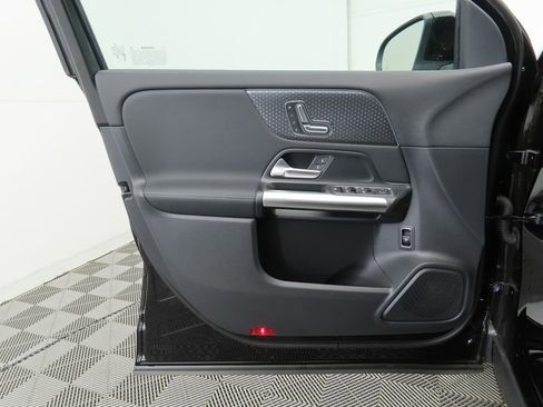 Certified 2025 Mercedes-Benz GLA 250 image 25