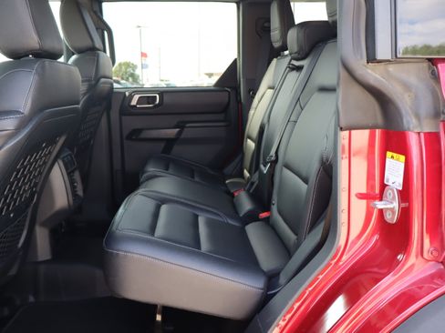 Used 2025 Ford Bronco Badlands AWD/4WD image 11