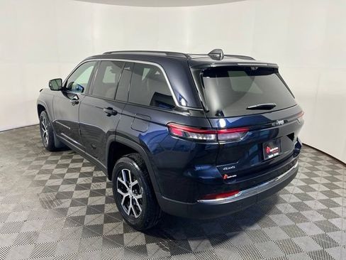 Used 2023 Jeep Grand Cherokee Limited w/ Luxury Tech Group II AWD/4WD image 8