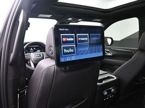 Used 2024 GMC Yukon AT4 w/ Technology Package AWD/4WD image 19