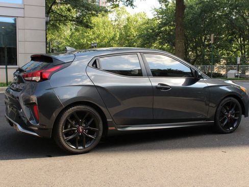 Used 2019 Hyundai Veloster Turbo R-Spec image 5