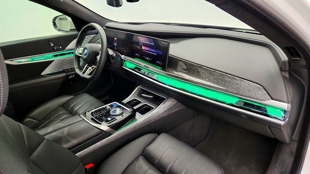 Used 2023 BMW i7 xDrive60 AWD/4WD image 22
