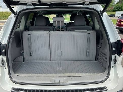 Used 2019 Toyota Highlander Limited Platinum AWD/4WD image 17